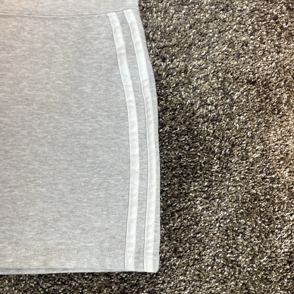 G.W. Sport Women’s Heather Gray w White Stripes Athletic Shorts sz L - Picture 3 of 4